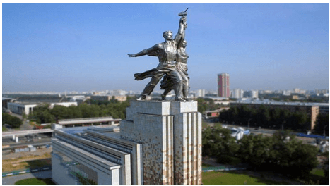 Tượng đài Liên minh công nông - biểu tượng sức mạnh vĩ đại của Nhà nước Xô viết tại thủ đô Mát-xcơ-va (Liên Xô)