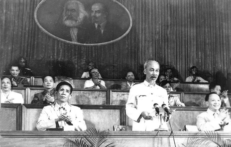 Chủ tịch Hồ Chí Minh chủ trì Đại hội đại biểu lần thứ III