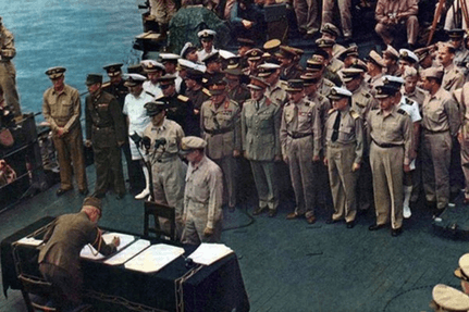 Nhật Bản kí văn kiện đầu hàng Đồng minh không điều kiện (tháng 8/1945)