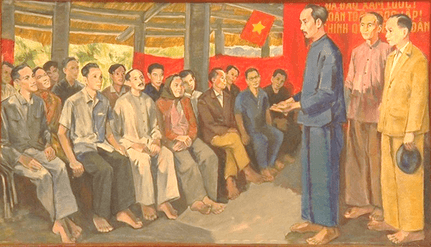 Chủ tịch Hồ Chí Minh nói chuyện với đại biểu Quốc dân Đại hội tại Đình Tân Trào